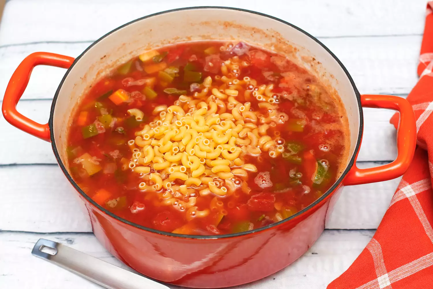 Pâtes ajoutées au minestrone
