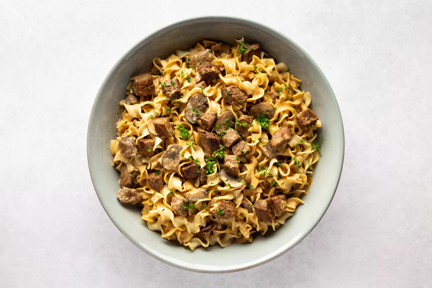 Beef Stroganoff à la mijoteuse dans un bol