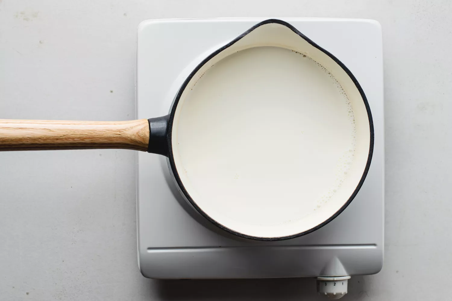 Lait chauffé dans une casserole