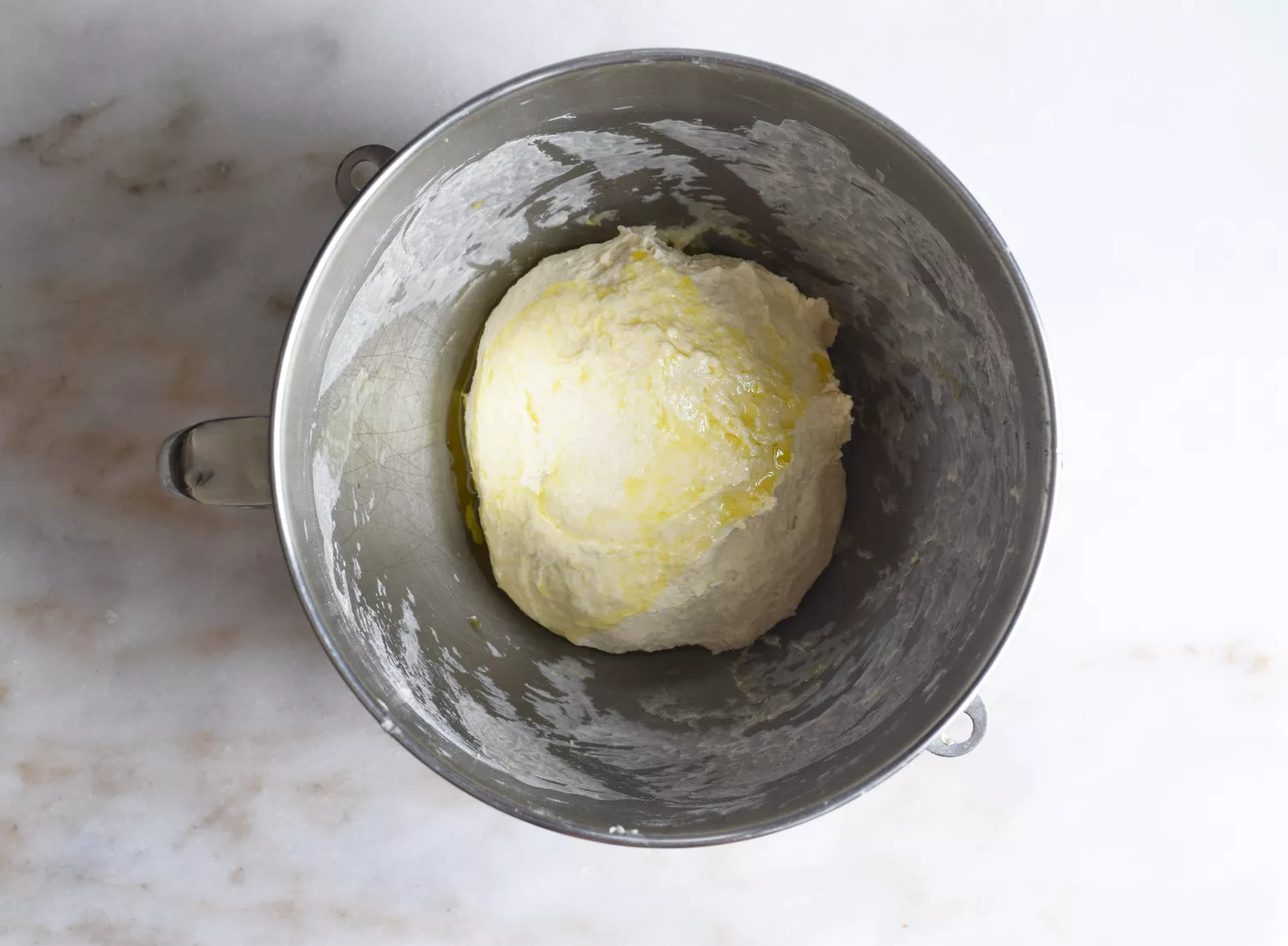 pâte à pain dans un bol