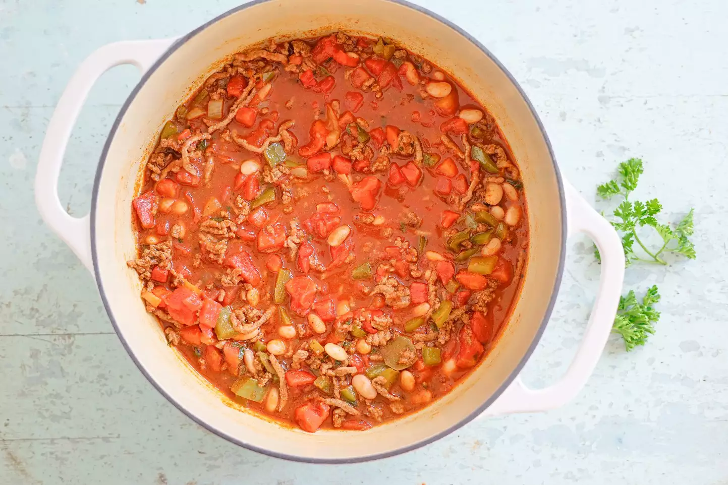 Chili dans une cocotte