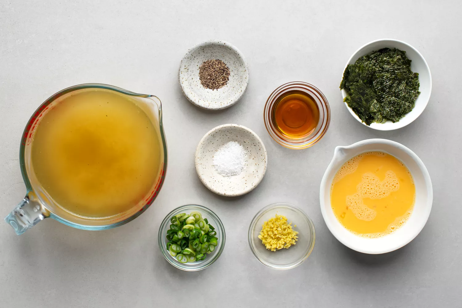 Ingrédients de la soupe aux œufs et algues