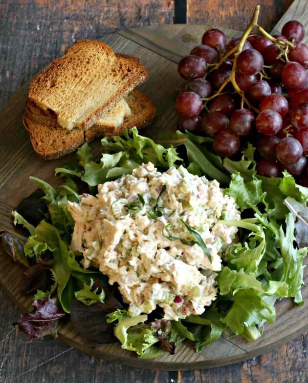 Salade de poulet à l’estragon.