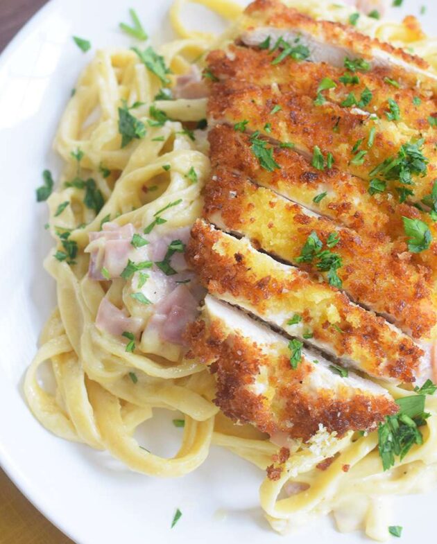 Recette de pâtes au Cordon Bleu de poulet.