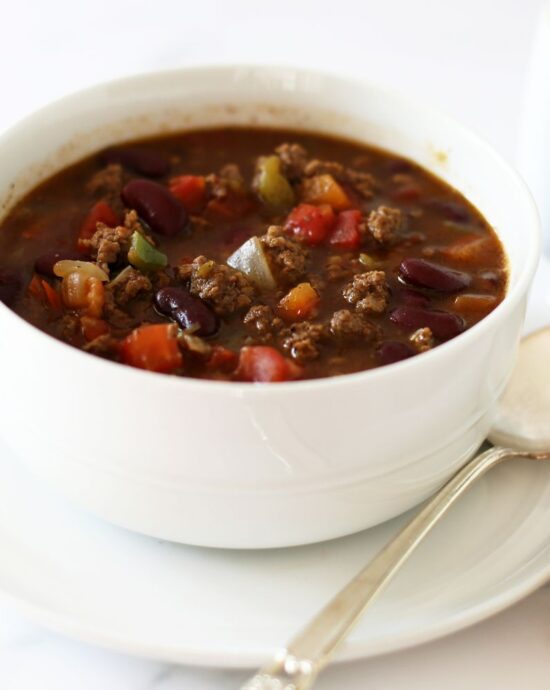 Soupe de boeuf chili copieuse