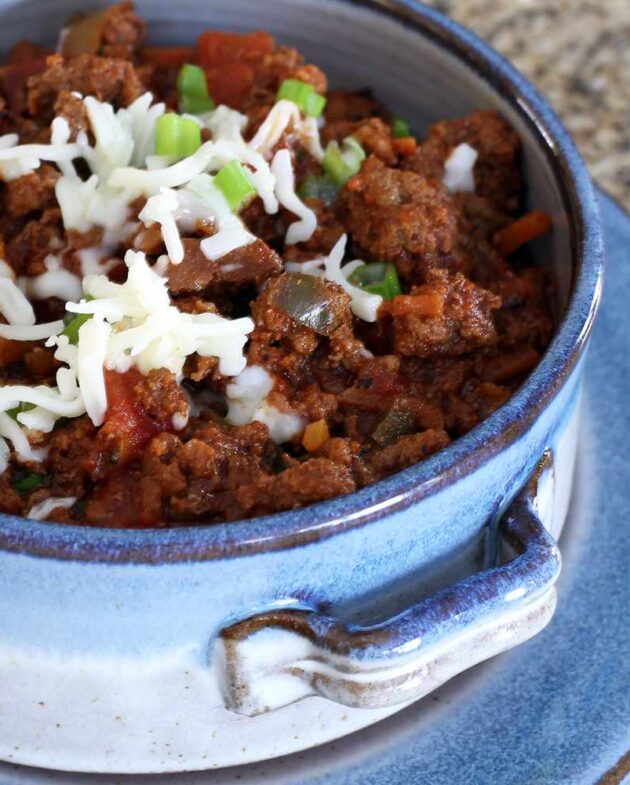 Chili de bœuf sans haricots à la mijoteuse.